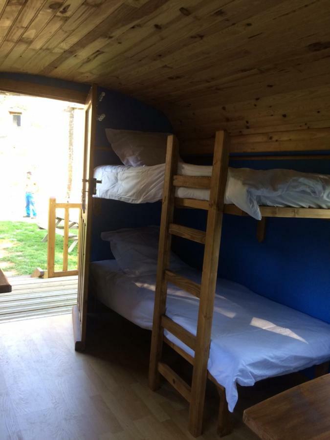 Les Roulottes De L'Airou Hotel Beauchamps  Екстериор снимка